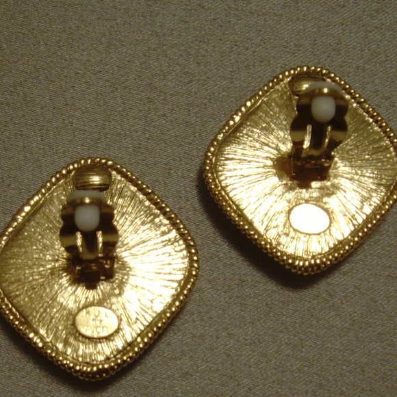 KENNETH JAY LANE Caprianti Collection for Avon Earrings - Picture 11 of 14